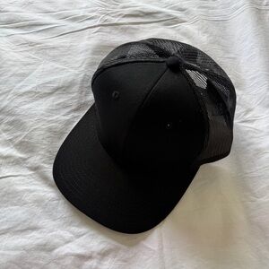 NEW Port Authority Black Mesh Snapback Cap